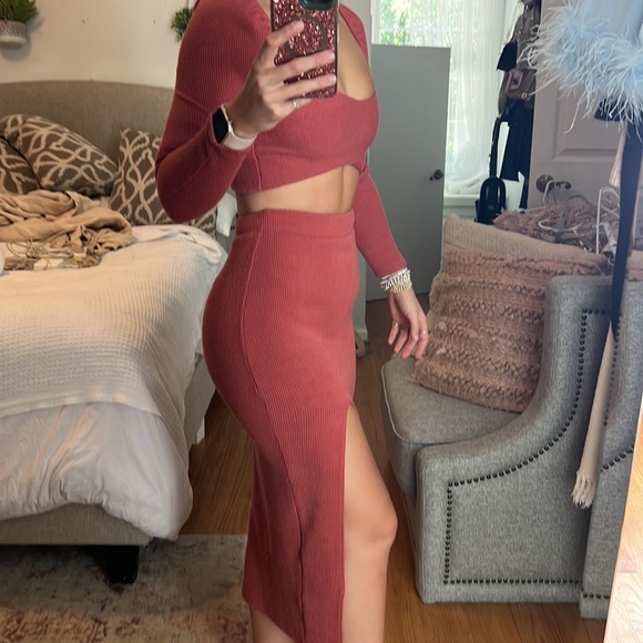 SAYLOR two piece set skirt and crop long sleeve size xs - Picture 3 of 5